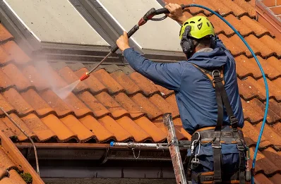 Démoussage et hydrofuge de toiture à Étrépagny